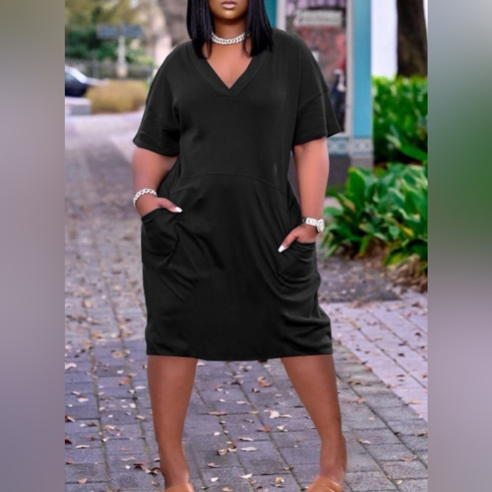 BLACK TEESHIRT DRESS, V NECK W/POCKETS!
